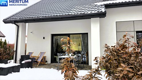 Nowoczesny bliźniak z prywatnym ogrodem brzozowym dom Książenice