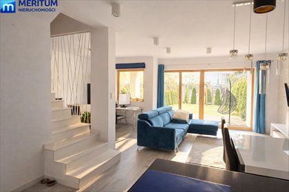Polecam przestronny segment 161 m² z garażem i ogrodem w Szczęsnem dom Szczęsne