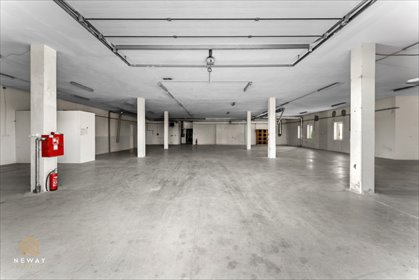 Na wynajem przemysłowy obiekt 1400 m² z biurami i placem lokal użytkowy Polanka