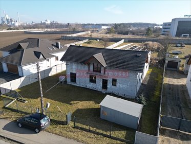 Działka 21,5 ara z domem i halą w stanie surowym dom Chorula