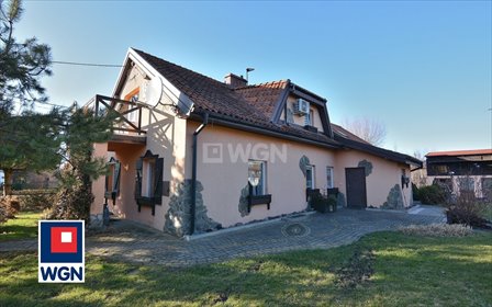 Przestronny dom 223 m2 z niezależnymi mieszkaniami. dom Chruściel, Chruściel