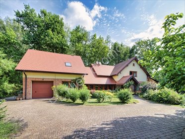 Urokliwy dom 235 m2 w Opypach z niezależną częścią dla rodziny dom Opypy