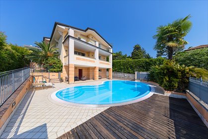 Sprzedam luksusowy apartament z panoramicznym tarasem i basenem mieszkanie Desenzano del Garda