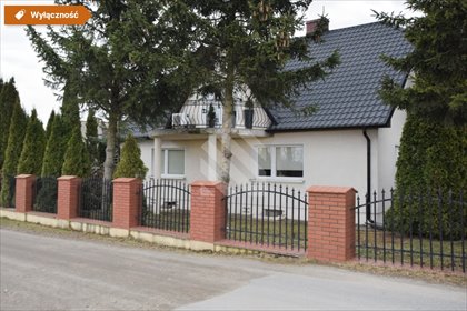 Dom z piwnicą i zabudowaniami 375 m² (Sicienko) dom Mochle