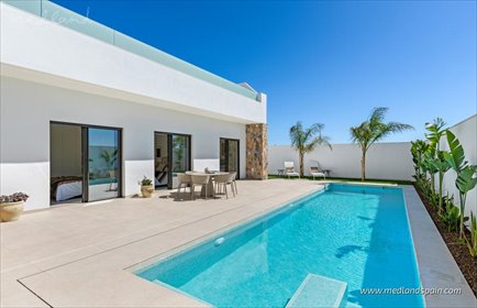 Nowoczesne wille z basenem w La Serena Golf, 3 sypialnie dom Los Alcázares