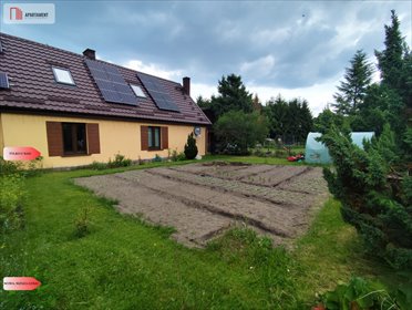 Urokliwy dom po remoncie z dużą działką i pomieszczeniami gospodarczymi dom Stepień