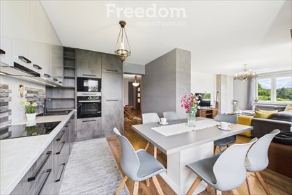 Dom z 2 niezależnymi mieszkaniami, 200 m2, ogród dom Łączany