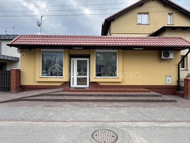 Atrakcyjny lokal handlowo-usługowy 75,64 m2 z parkingiem lokal użytkowy Starogard Gdański, Farmaceutów