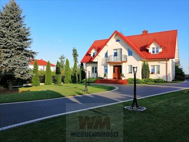 Na sprzedaż przestronny dom 233 m² z ogrodem i budynkiem gospodarczym dom Warka