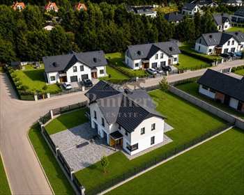 Nowoczesny dom z dużym ogrodem i pełnym piętrem. dom Gdańsk, Kokoszki, Żukowska