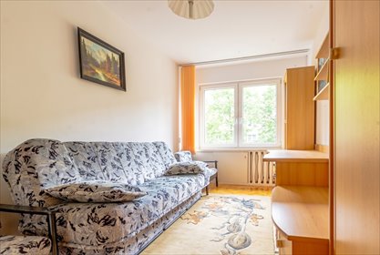 Przestronne 3 pokoje z garderobą, piwnicą i dobrą lokalizacją mieszkanie Stalowa Wola, Partyzantów