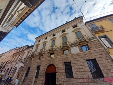 Luksusowe 210 m² w centrum Vincenzy z widokiem mieszkanie Vicenza