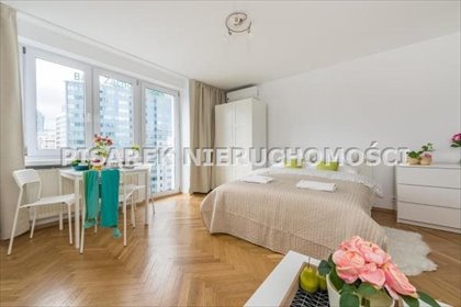 Kawalerka 26 m² z klimatyzacją (blisko metra) mieszkanie Warszawa, Śródmieście, Centrum, al. Jana Pawła II
