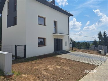 Do sprzedania przestronne 3-pokojowe mieszkanie z ogródkiem 120 m² w Wieliczce mieszkanie Wieliczka, Grabówki, Grabówki