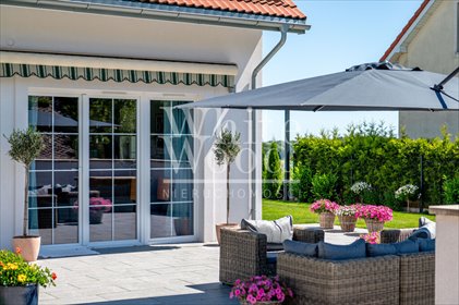 Urokliwy dom nad jeziorem Tuchomskim z ogrodem i garażami dom Warzno, Lipowa