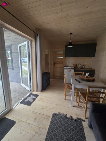Domek letniskowy 35 m² z tarasem, ogrodzony, blisko plaży dom Świętne
