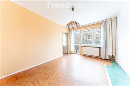 3-pokojowe mieszkanie do remontu z balkonem i piwnicą mieszkanie Warszawa, Mokotów, Obrzeżna