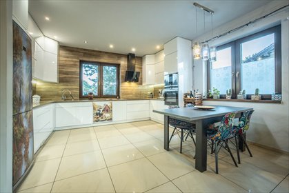 Komfortowy dom 164 m² z fotowoltaiką i garażem dom Stary Adamów, Promyka