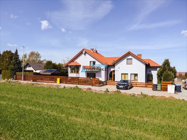 Przestronny dom 400 m² z niezależnym mieszkaniem i ogrodem dom Gowino, Polna