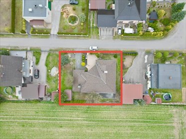 Przestronny dom z oryginalną bryłą i tarasem z widokiem dom Nakło