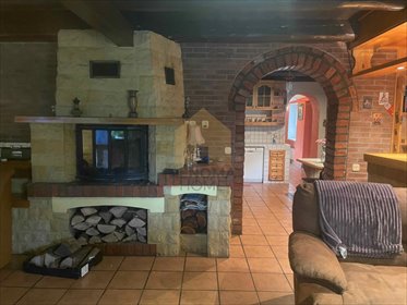 Przestronny dom z dużym ogrodem i potencjałem dom Wojbórz