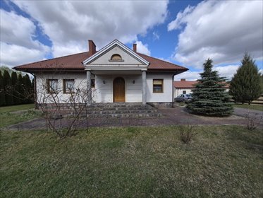 Dom z potencjałem na dużą rodzinę lub działalność w Małej Wsi dom Mała Wieś