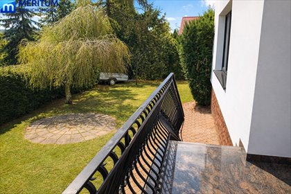 Przestronny dom 450 m2 z tarasem i garażem na 3 auta dom Grodzisk Mazowiecki