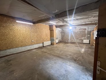 Na wynajem przestronny magazyn 120 m² z 3 wejściami w Gliwicach lokal użytkowy Gliwice