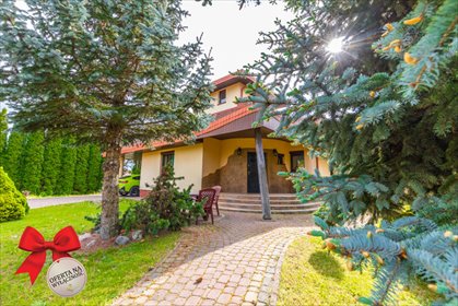 Dom wolnostojący z ogrodem i garażem w Piaskach dom Piaski