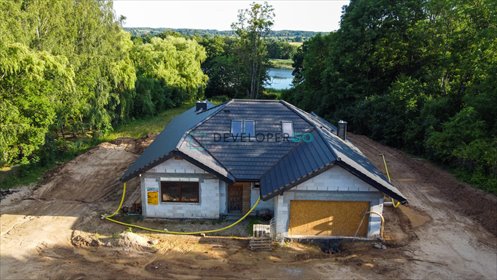 Dom z potencjałem nad jeziorem - 6000 m² działki dom Karbowskie