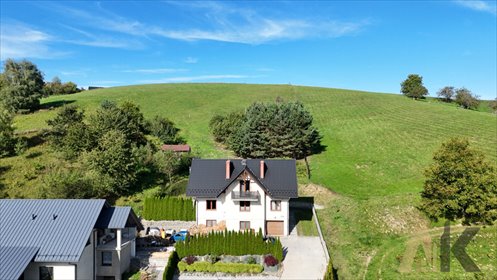 Dom z widokiem na Jezioro Rożnowskie - 250 m² w Siennej dom Sienna