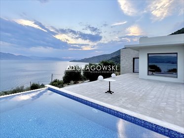 Dom z widokiem na morze na Peloponezie z basenem dom Methana