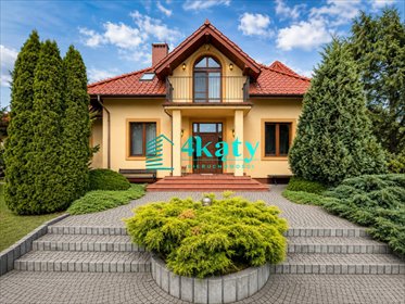 Ekskluzywna rezydencja 286 m² z ogrodem i niezależną strefą gościnną. dom Zelków