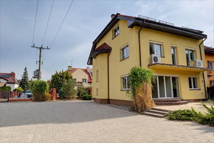 Sprzedam funkcjonalny budynek 274 m² z parkingiem w Bielanach dom Warszawa, Bielany
