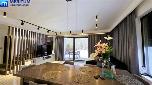 Nowoczesny bliźniak z prywatnym ogrodem brzozowym dom Książenice