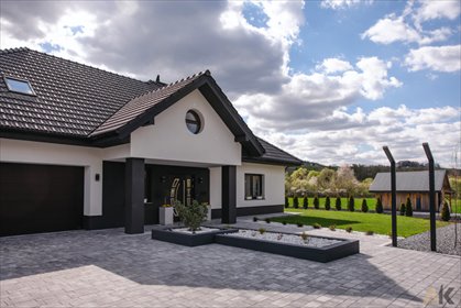 Luksusowa rezydencja 220 m² z garażem i nowoczesnym designem dom Grybów