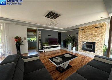 Nowoczesny energooszczędny dom 280m2 z fotowoltaiką i solami dom Błonie