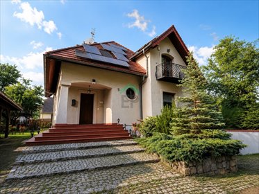 Sprzedam dom 216 m² z sauną, jacuzzi i garażem w Tworogu dom Tworóg
