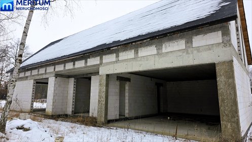 Dom w stanie surowym z dużą działką i garażem 2-stanowiskowym dom Bieganów