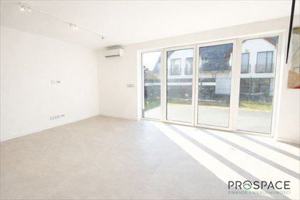 Nowoczesny dom bliźniak z garażem, 4 sypialnie, klimatyzacja dom Gubin, Okrężna