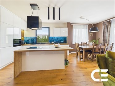 Skrajny segment 137 m² z dużą działką i garażem dom Nadolice Wielkie, Orzechowa