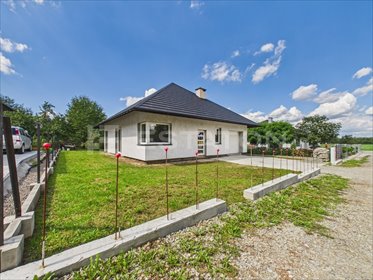 Sprzedam funkcjonalny dom 85,8 m² z poddaszem do adaptacji w Malawie dom Malawa