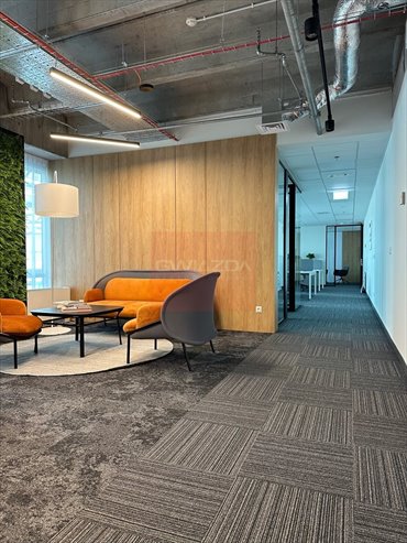 Nowoczesny biurowiec 350 m² w Warszawie Włochy - klimatyzacja lokal użytkowy Warszawa, Włochy