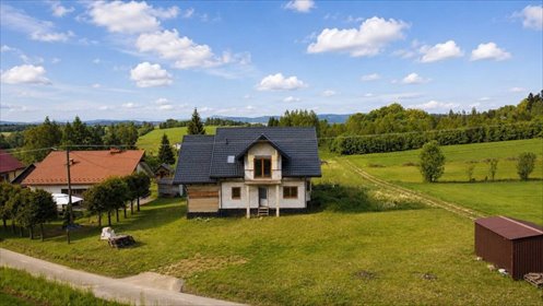 Do sprzedania przestronny dom 234 m² na dużej działce w Porażu dom Poraż
