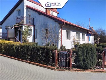 Przestronny dom z oddzielnymi częściami i gotową przestrzenią pod działalność dom Szczecinek