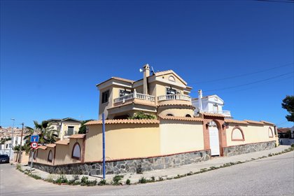 Przestronna willa z basenem i jacuzzi w Las Filipinas dom Villamartin, Costa Blanca