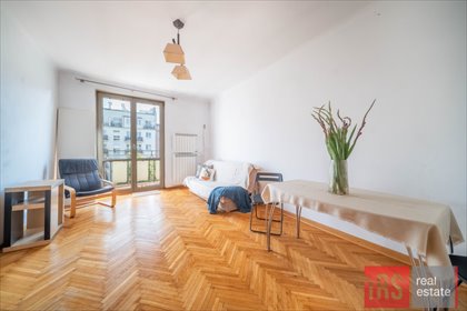 Na sprzedaż słoneczne 33,25 m² z balkonem i dużym potencjałem aranżacyjnym mieszkanie Warszawa, Praga-Południe Gocław, Aleja Jerzego Waszyngtona