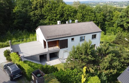 Przestronny dom 215 m² z tarasem i kominkiem w Pleśnej dom Pleśna