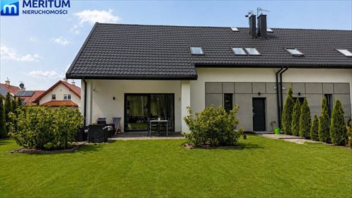 Nowoczesny bliźniak z prywatnym ogrodem brzozowym dom Książenice