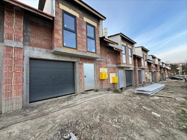 Segment środkowy z garażem i ogrodem w Rzeszowie dom Rzeszów, Karkonoska